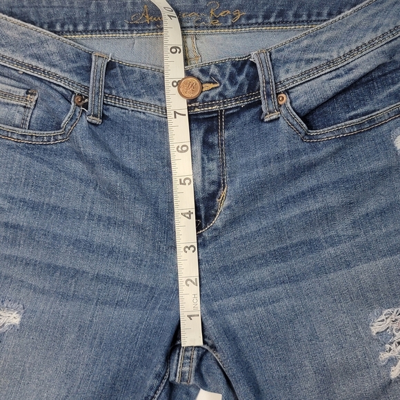 American Rag Light Wash Straight Leg Mid-Rise Distressed Jean, EUC, size 7 - Picture 7 of 8